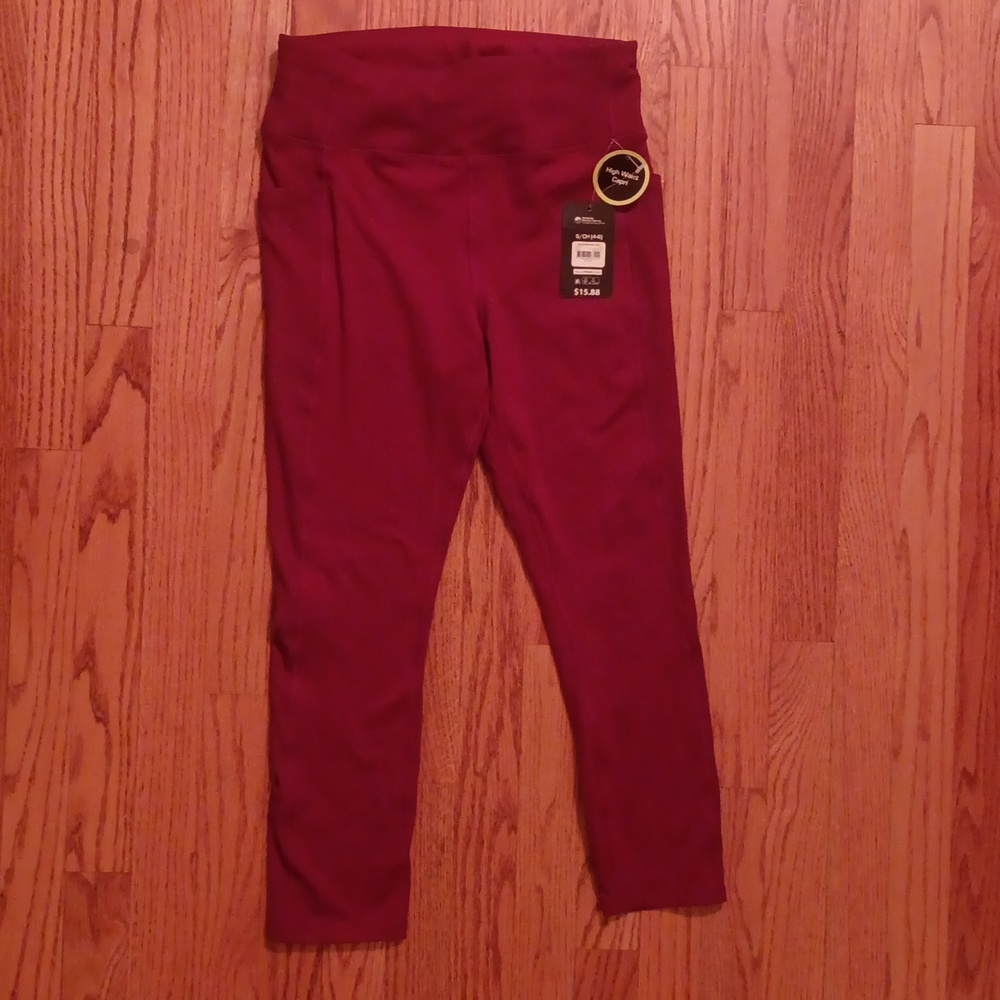 Red Small Athletic Works Capri Leggings With Side Pockets